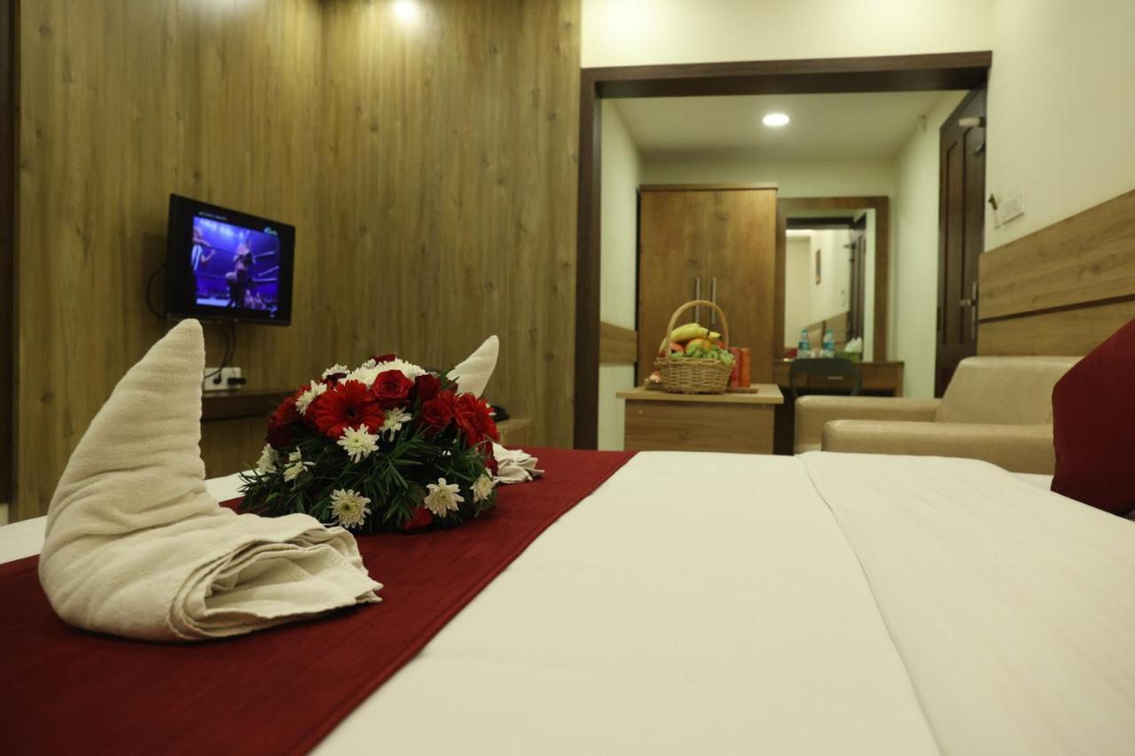 Balaji Regency Kanhangad Kannangad Exteriör bild