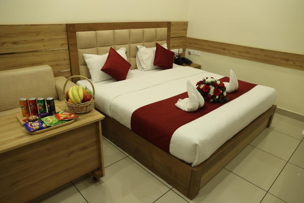 Balaji Regency Kanhangad Kannangad Exteriör bild