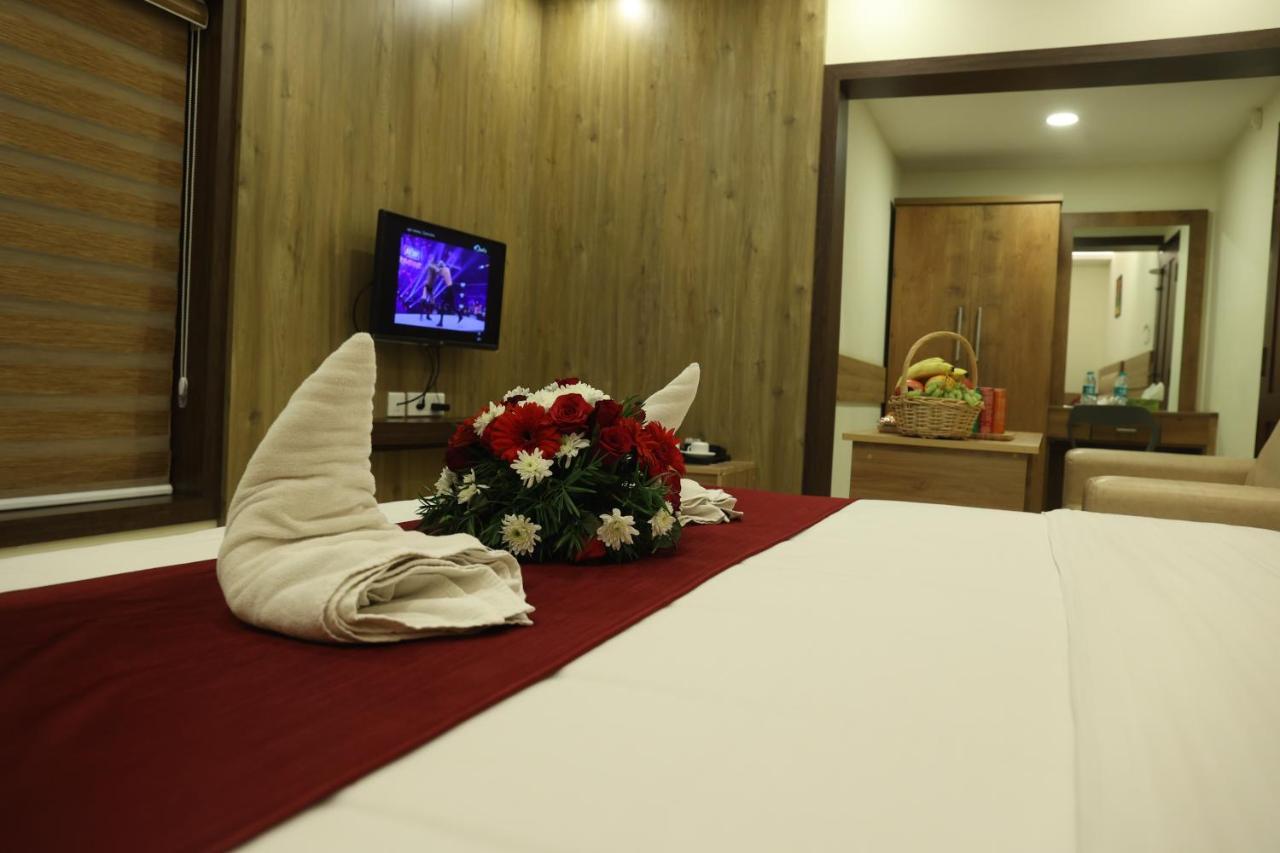 Balaji Regency Kanhangad Kannangad Exteriör bild