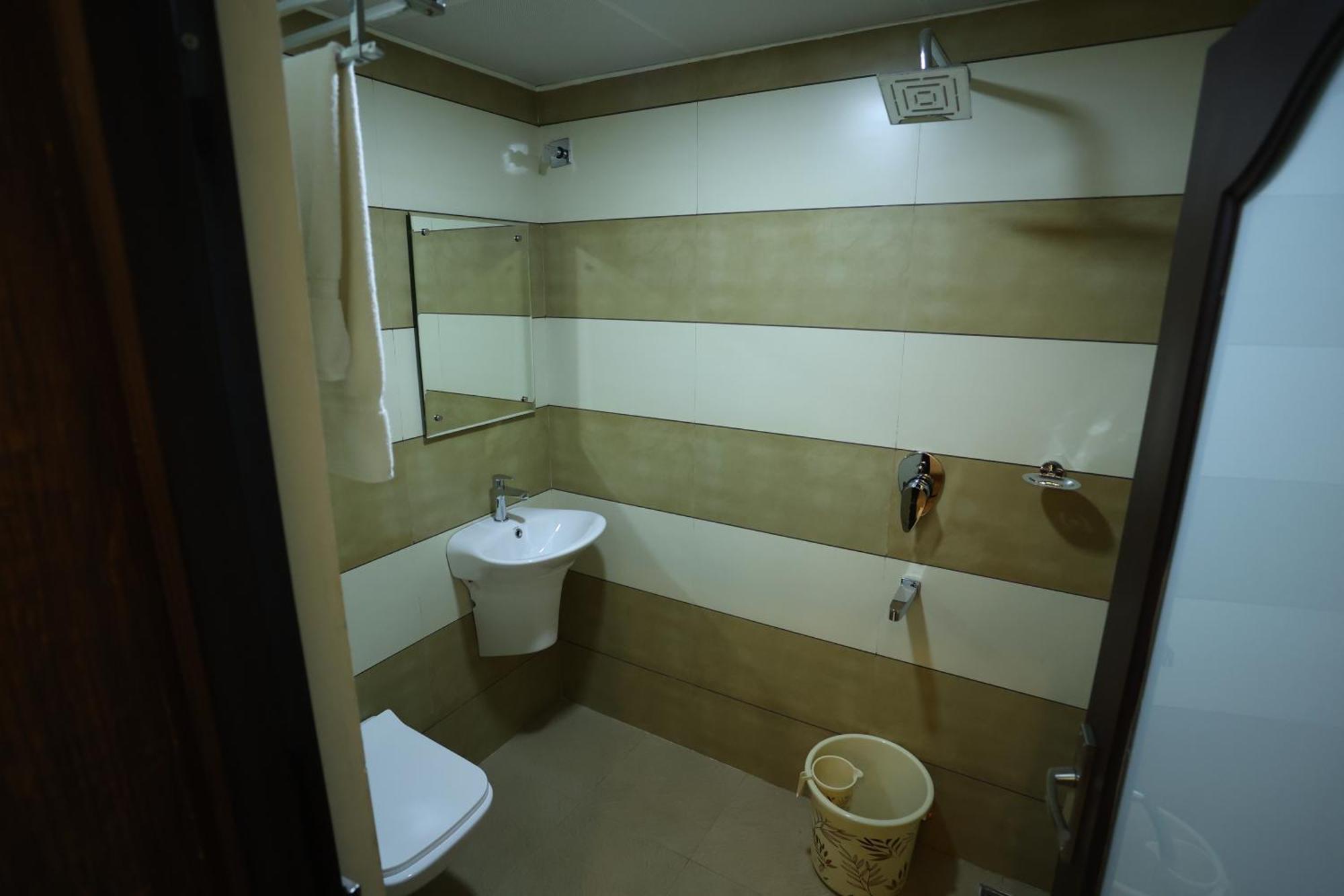 Balaji Regency Kanhangad Kannangad Exteriör bild