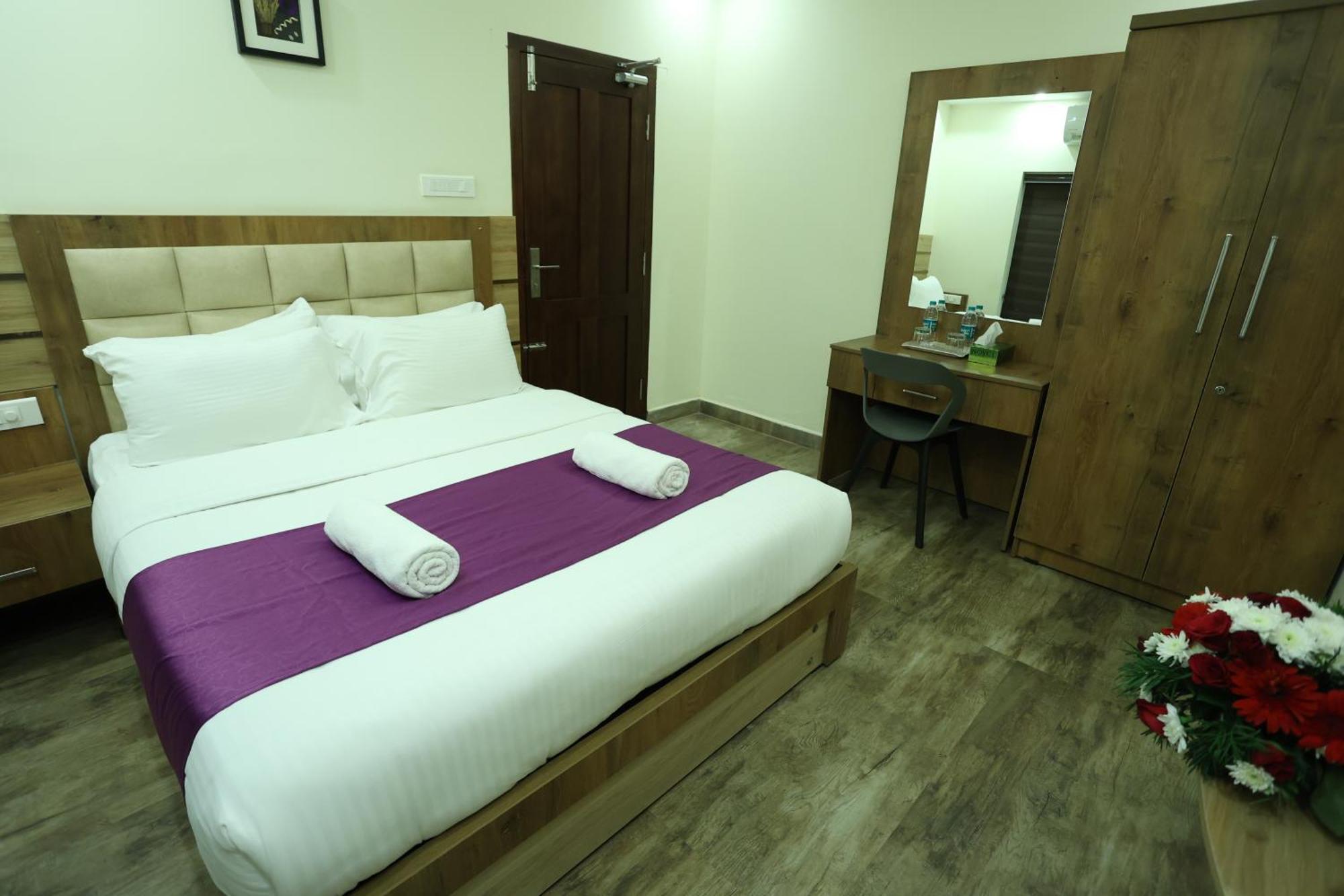 Balaji Regency Kanhangad Kannangad Exteriör bild