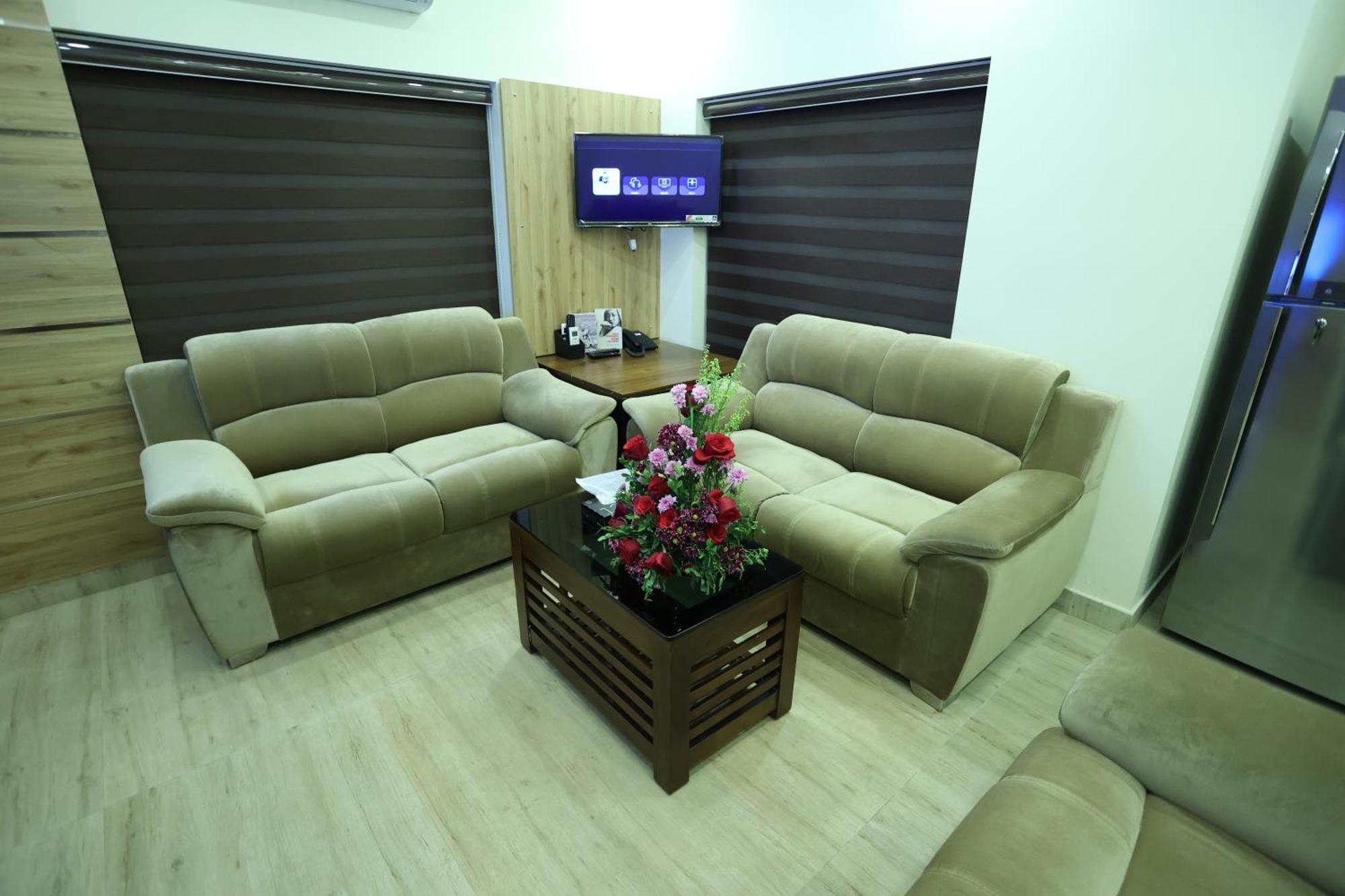 Balaji Regency Kanhangad Kannangad Exteriör bild