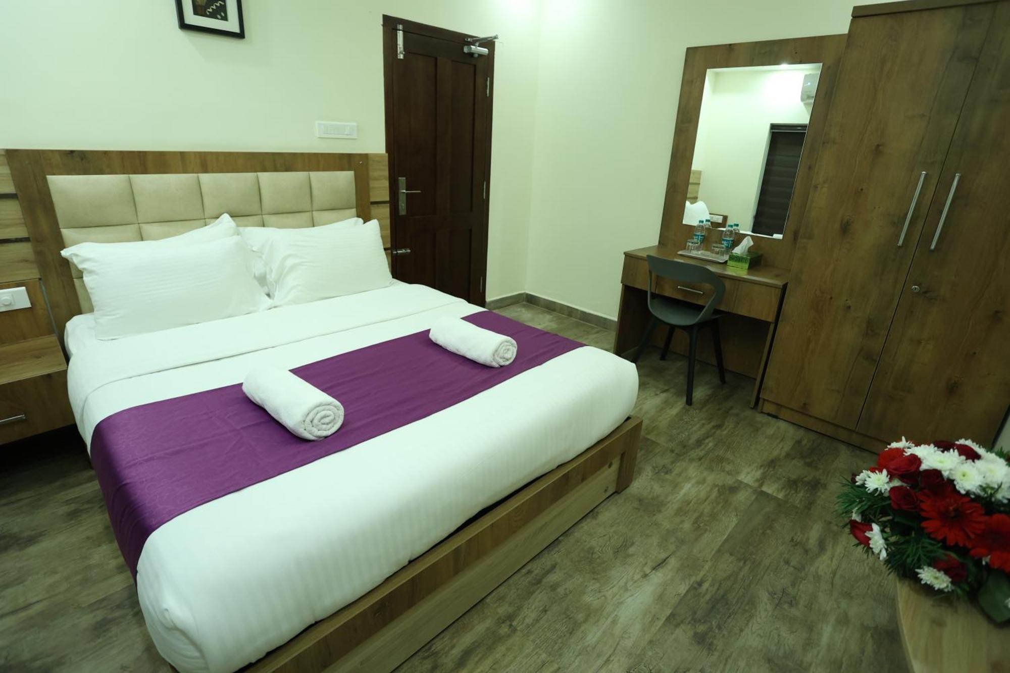 Balaji Regency Kanhangad Kannangad Exteriör bild