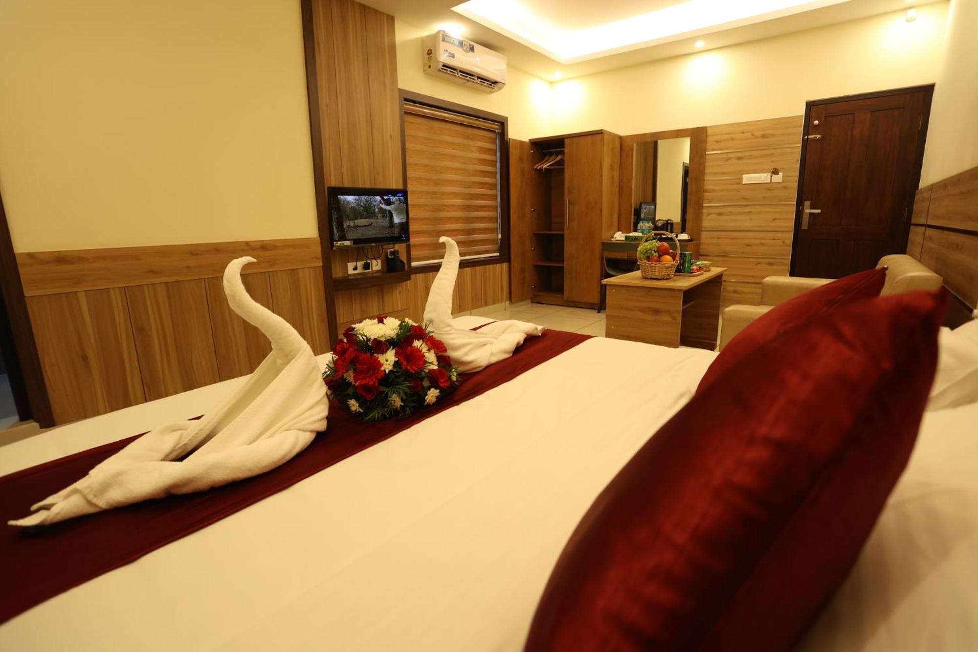 Balaji Regency Kanhangad Kannangad Exteriör bild