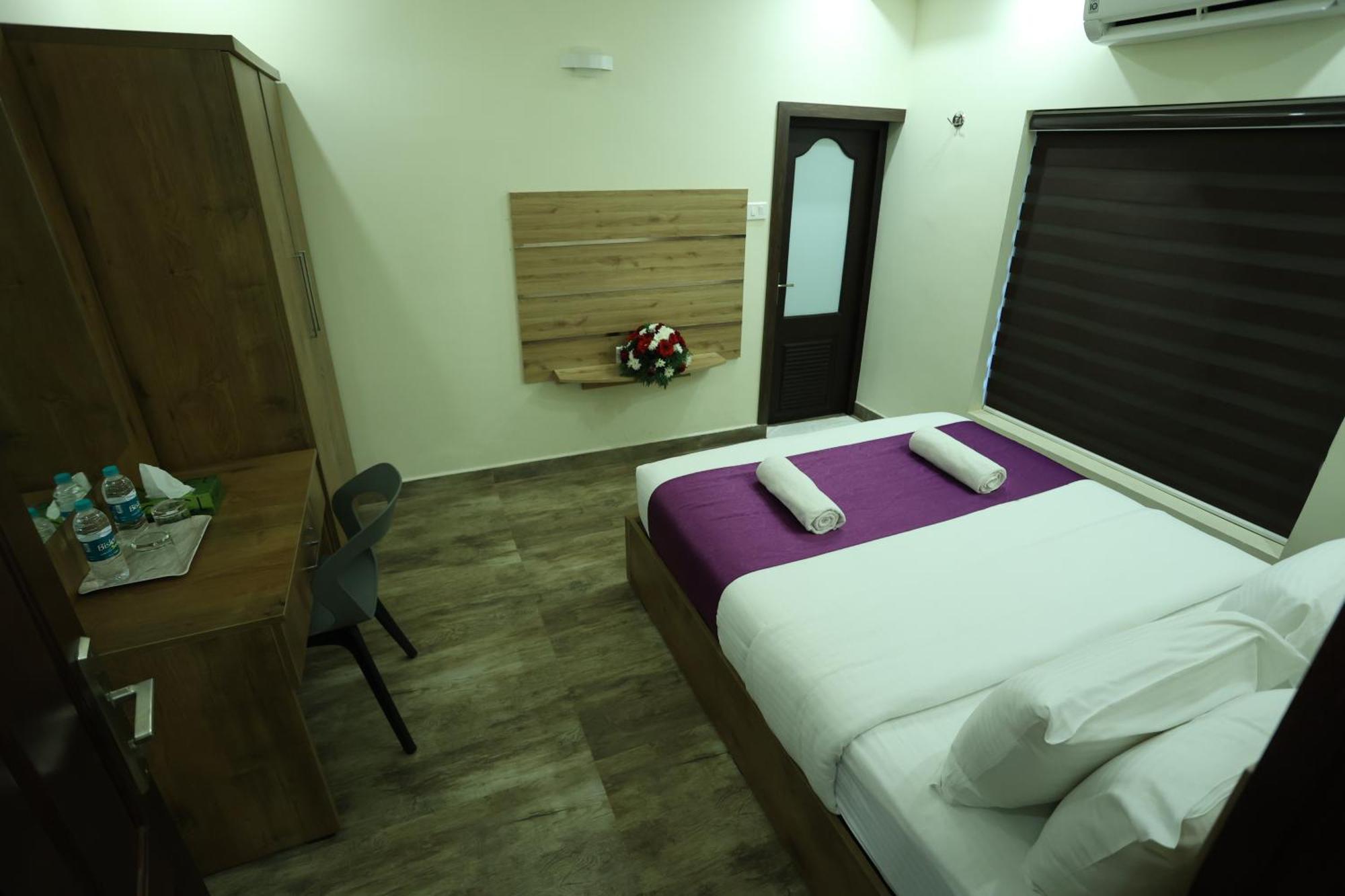 Balaji Regency Kanhangad Kannangad Exteriör bild