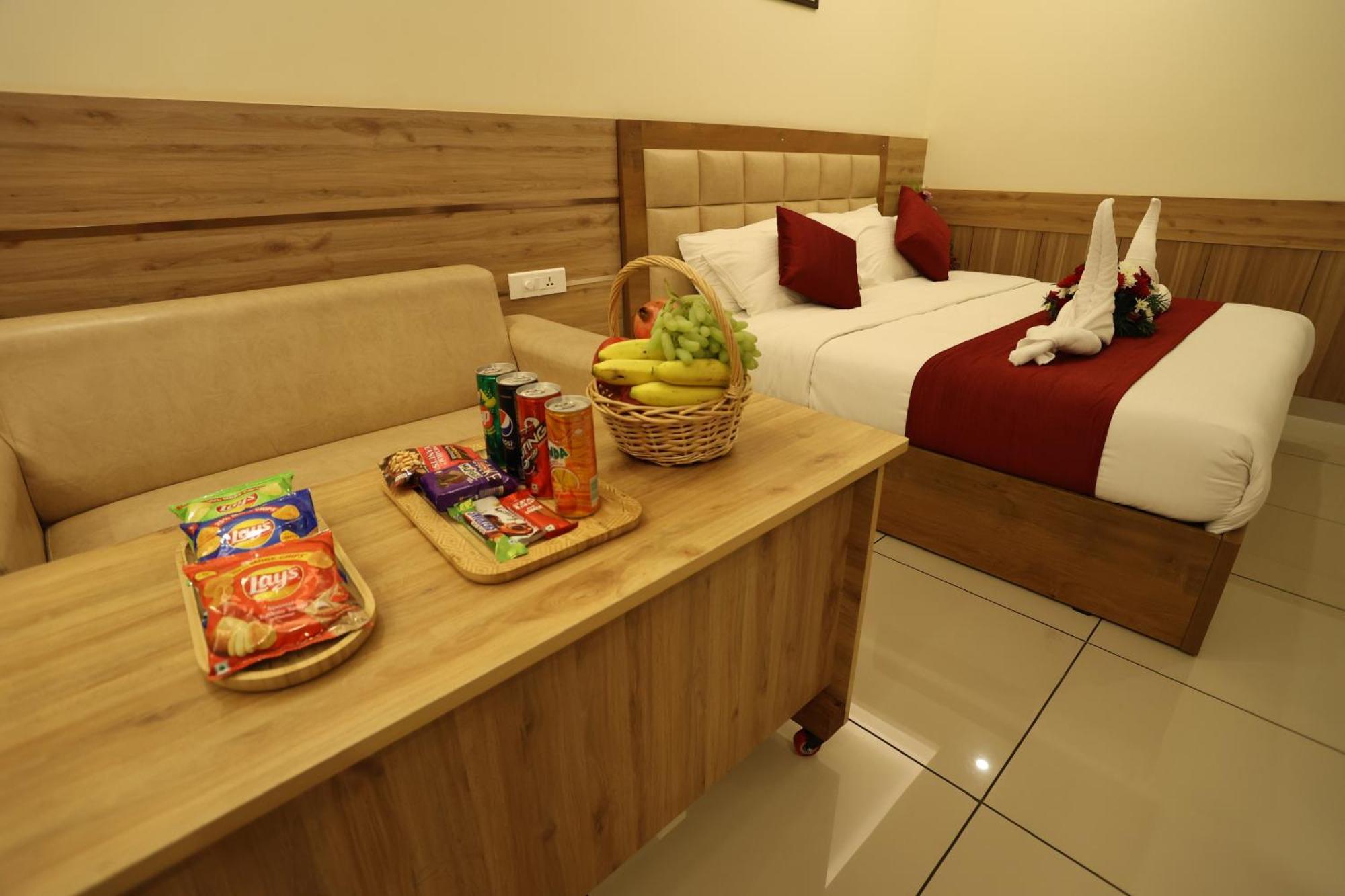 Balaji Regency Kanhangad Kannangad Exteriör bild