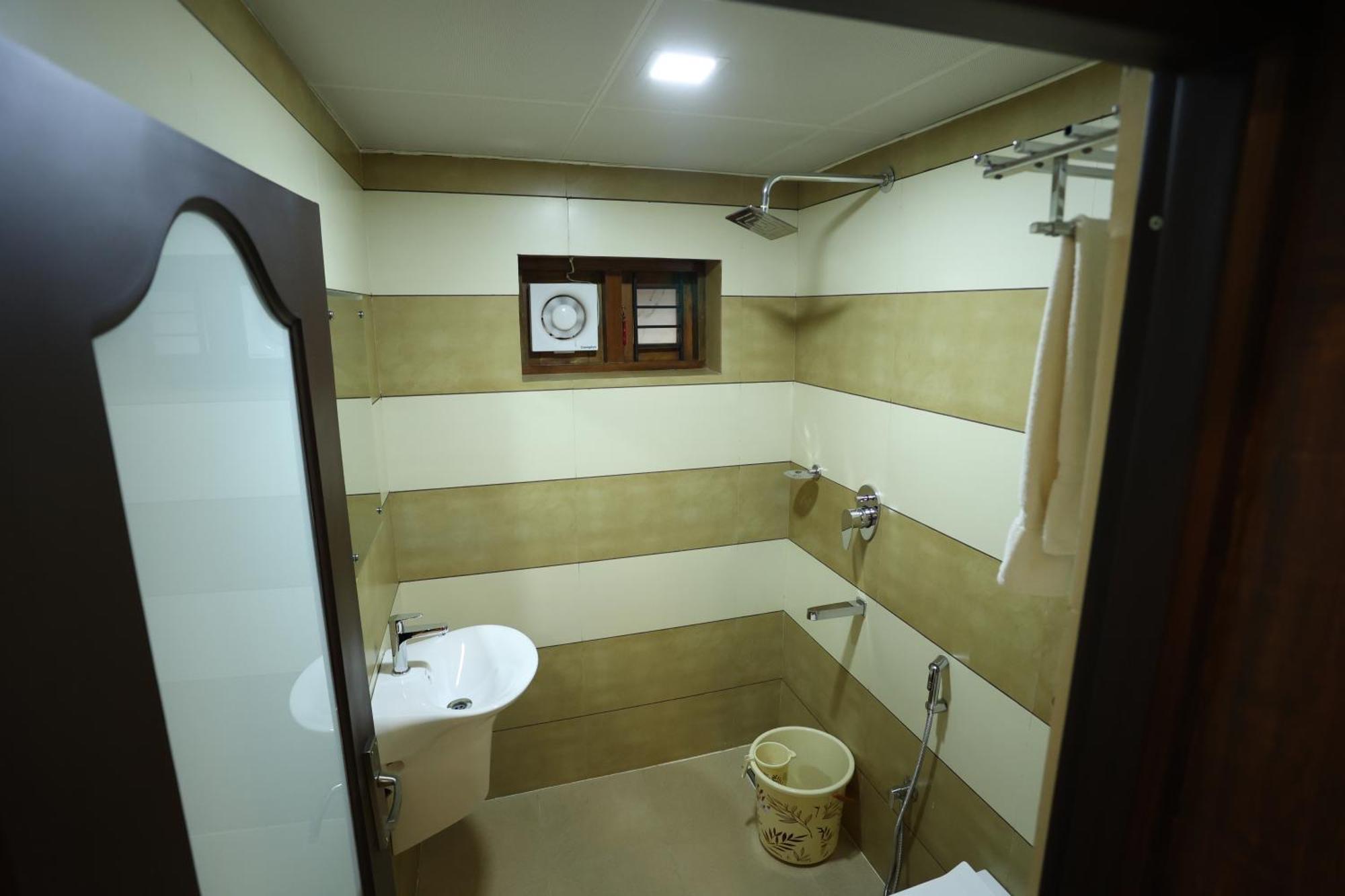 Balaji Regency Kanhangad Kannangad Exteriör bild