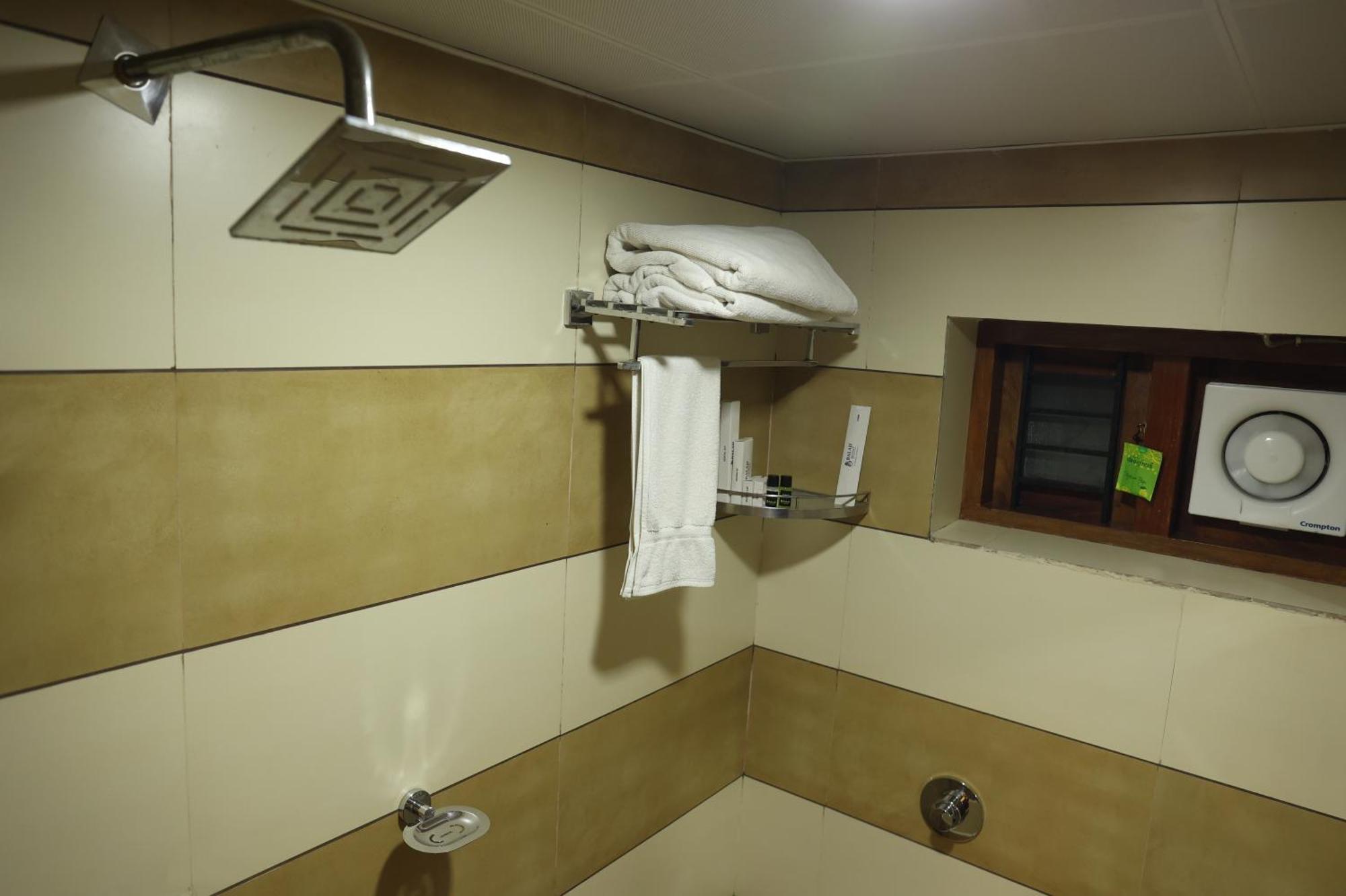 Balaji Regency Kanhangad Kannangad Exteriör bild