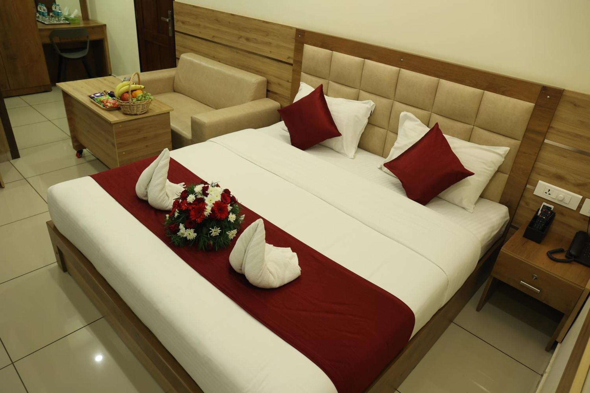 Balaji Regency Kanhangad Kannangad Exteriör bild