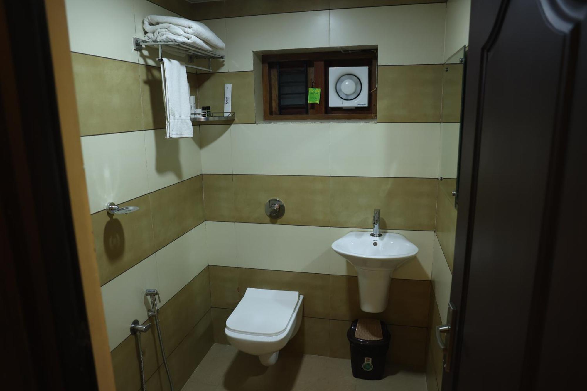 Balaji Regency Kanhangad Kannangad Exteriör bild