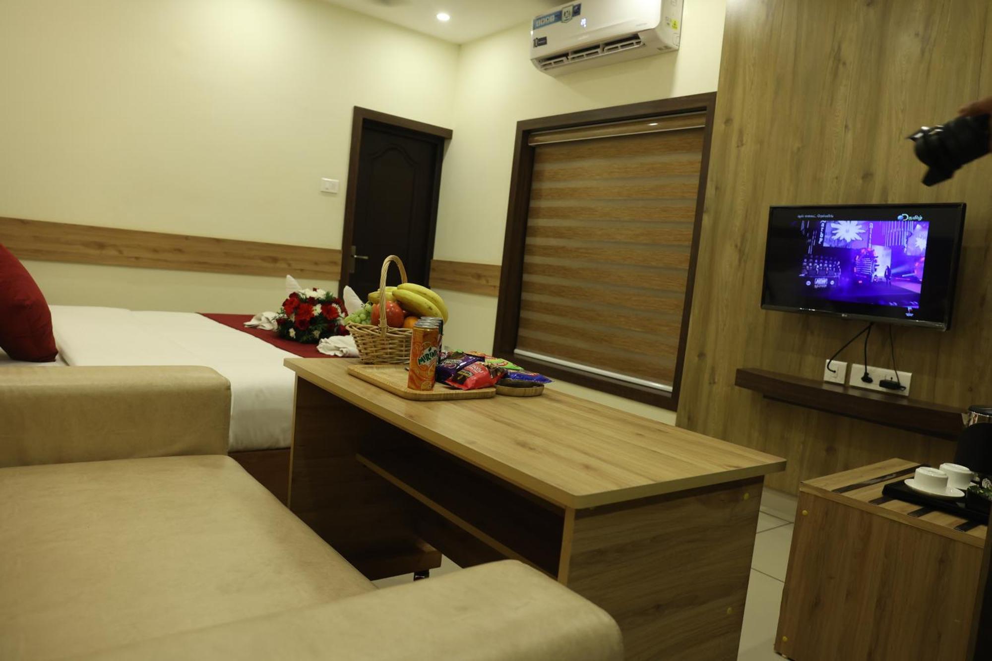 Balaji Regency Kanhangad Kannangad Exteriör bild